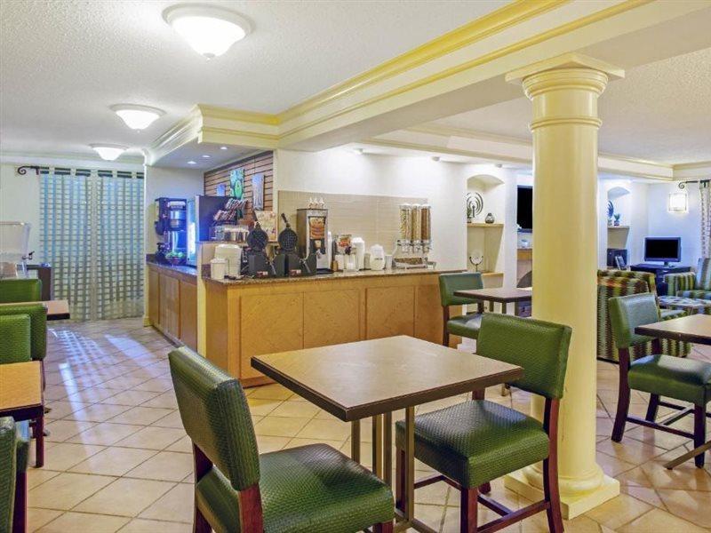 La Quinta Inn By Wyndham ויקטוריה מראה חיצוני תמונה