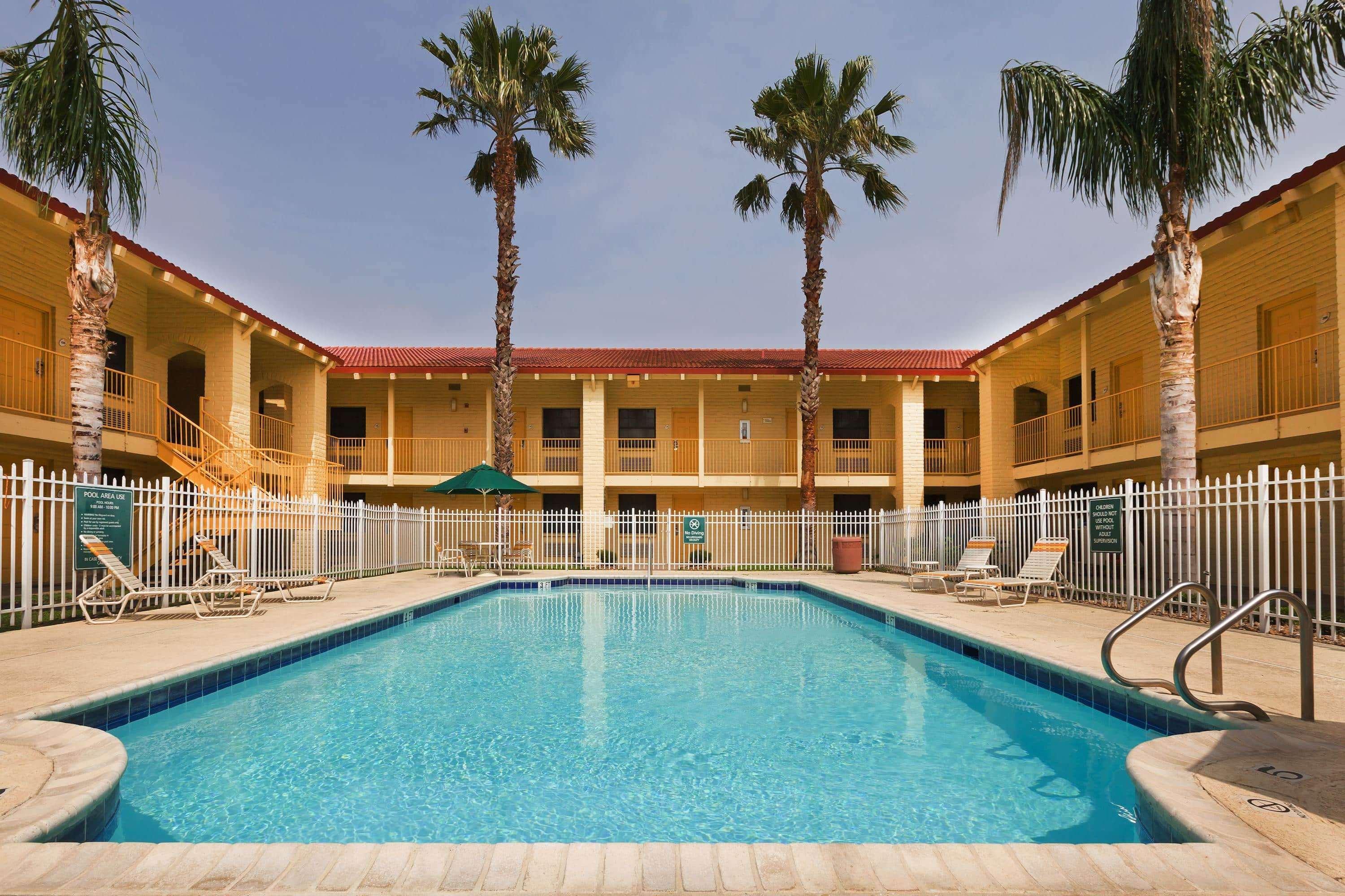 La Quinta Inn By Wyndham ויקטוריה מראה חיצוני תמונה