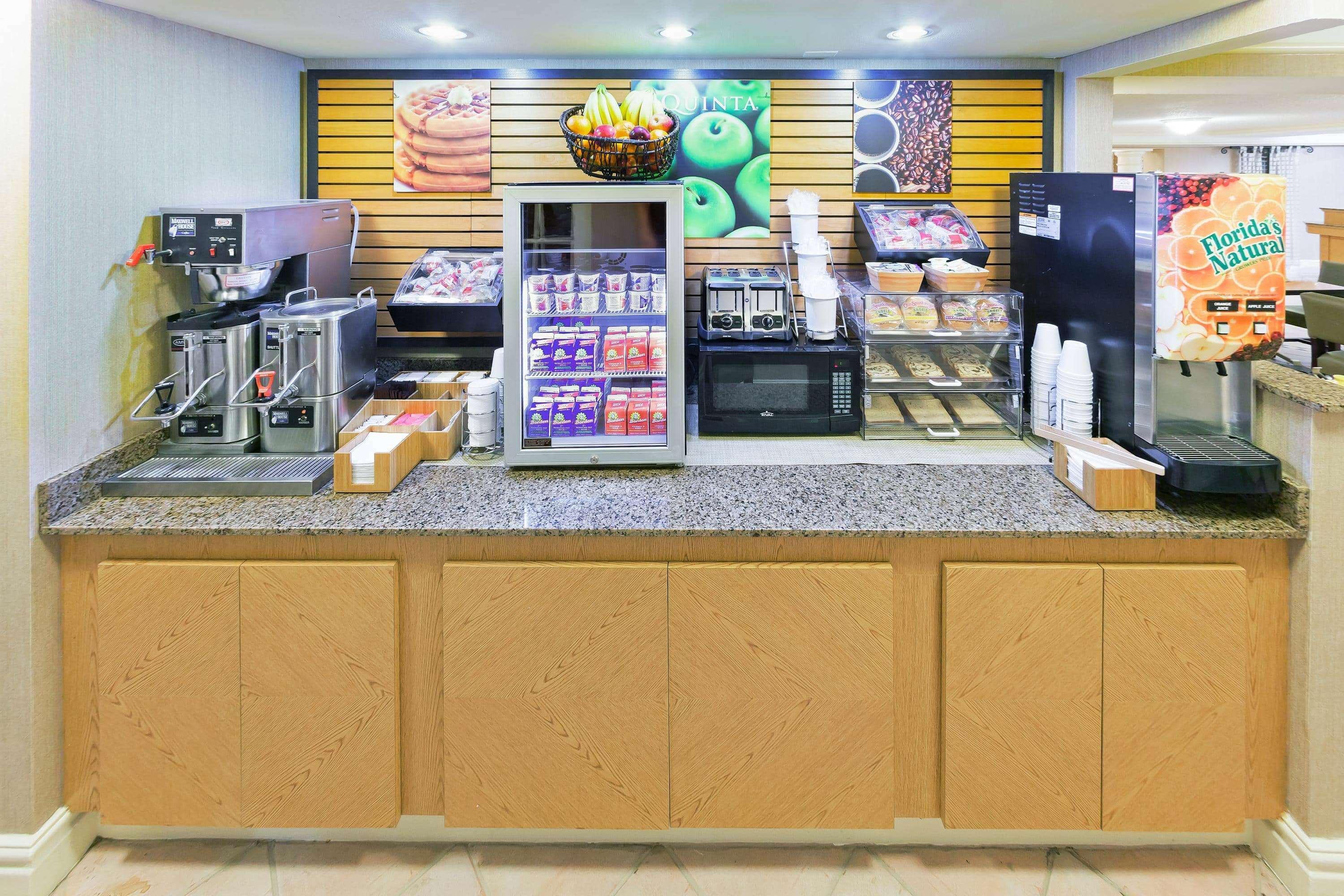 La Quinta Inn By Wyndham ויקטוריה מראה חיצוני תמונה