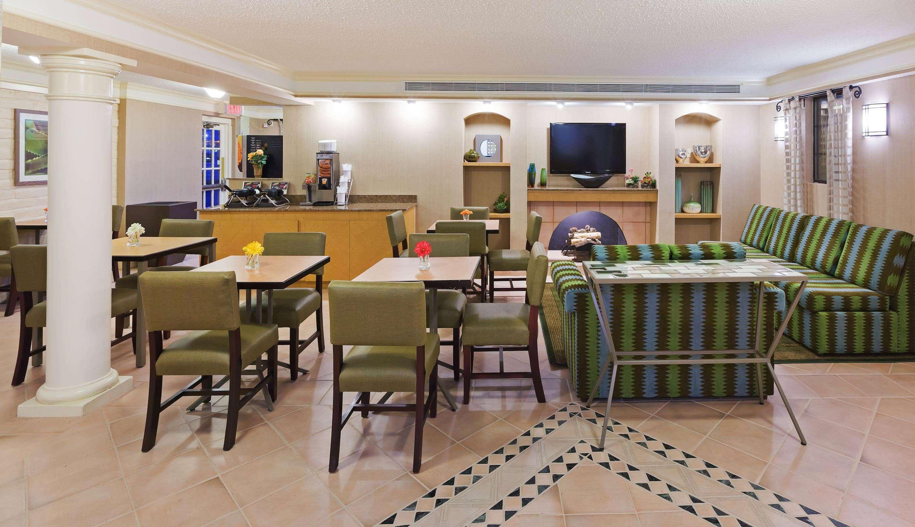 La Quinta Inn By Wyndham ויקטוריה מראה חיצוני תמונה