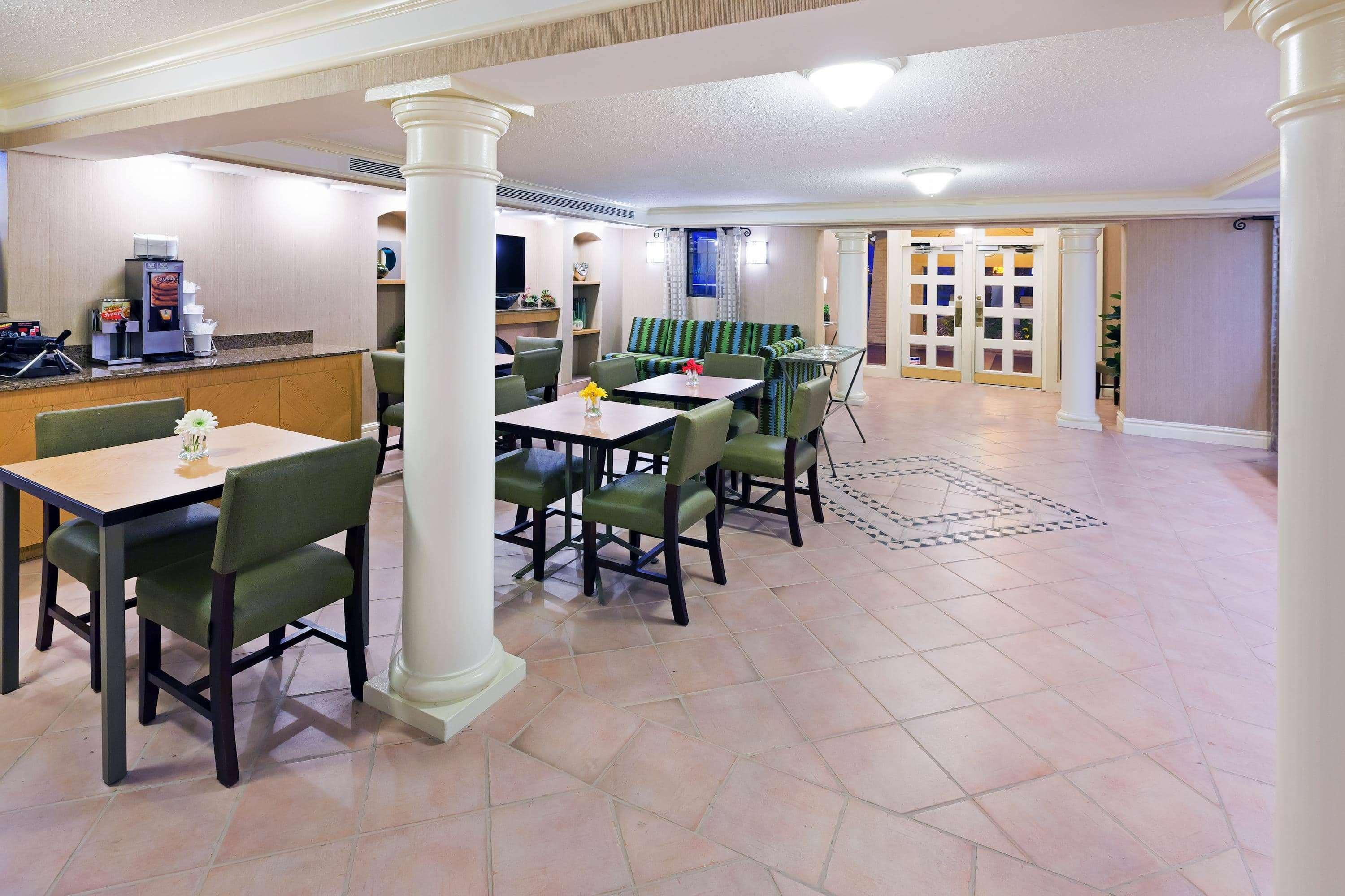 La Quinta Inn By Wyndham ויקטוריה מראה חיצוני תמונה