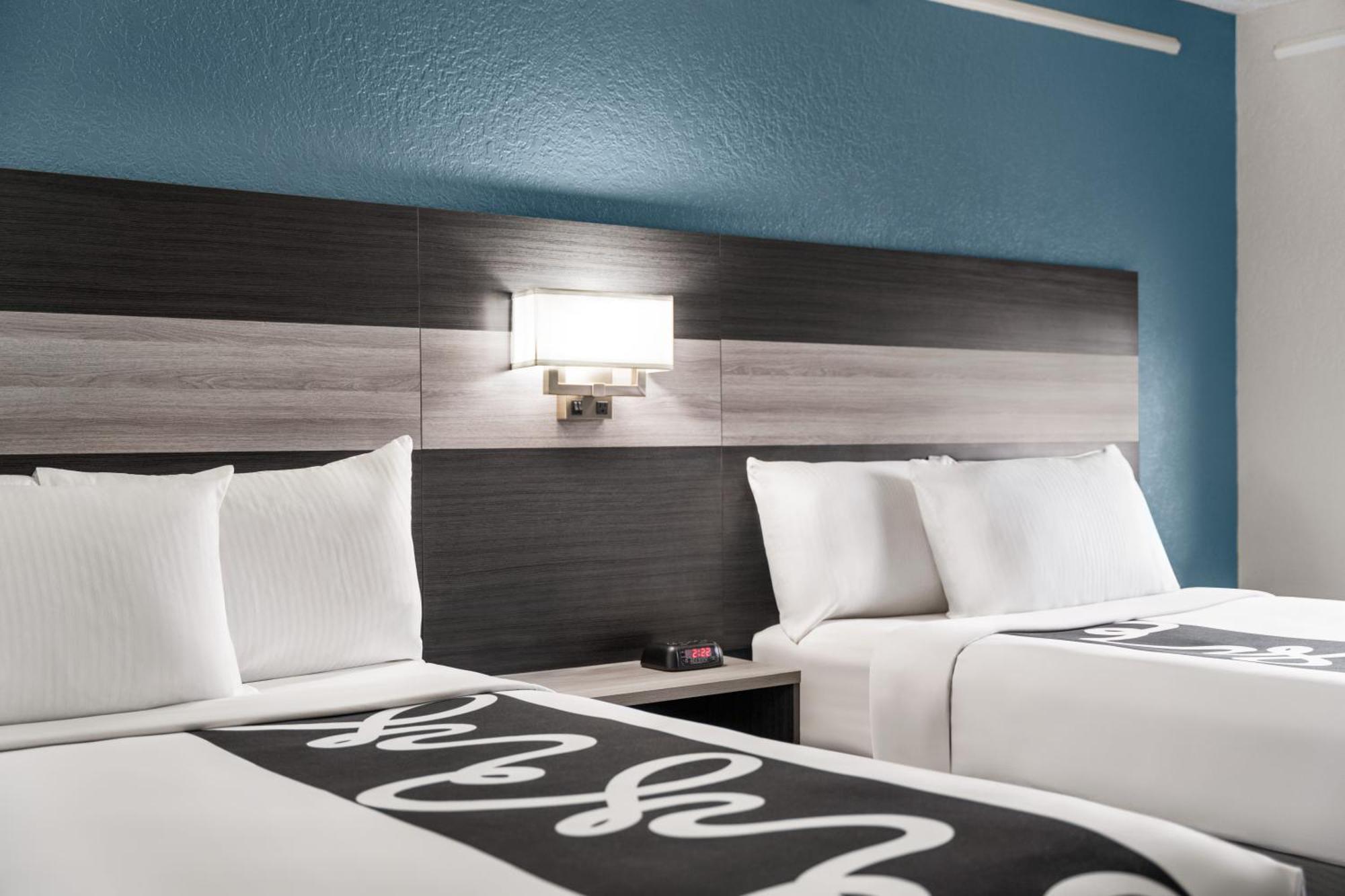 La Quinta Inn By Wyndham ויקטוריה מראה חיצוני תמונה