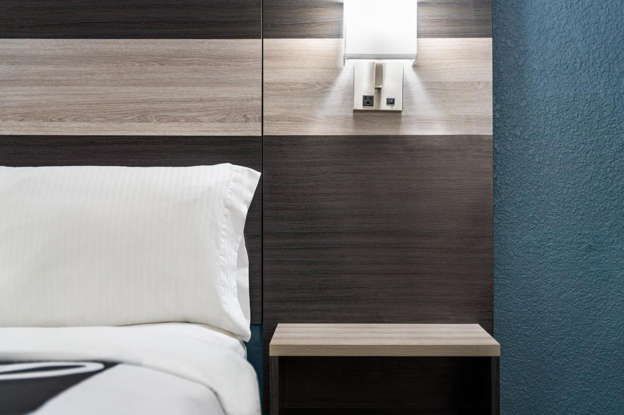 La Quinta Inn By Wyndham ויקטוריה מראה חיצוני תמונה